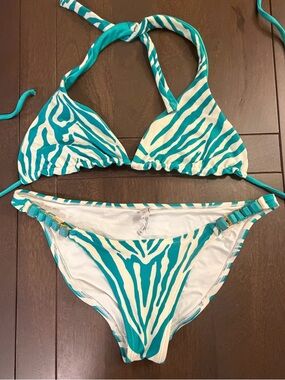 Vix Teal and White Zebra-Pattern Bikini Top with Gold Accent